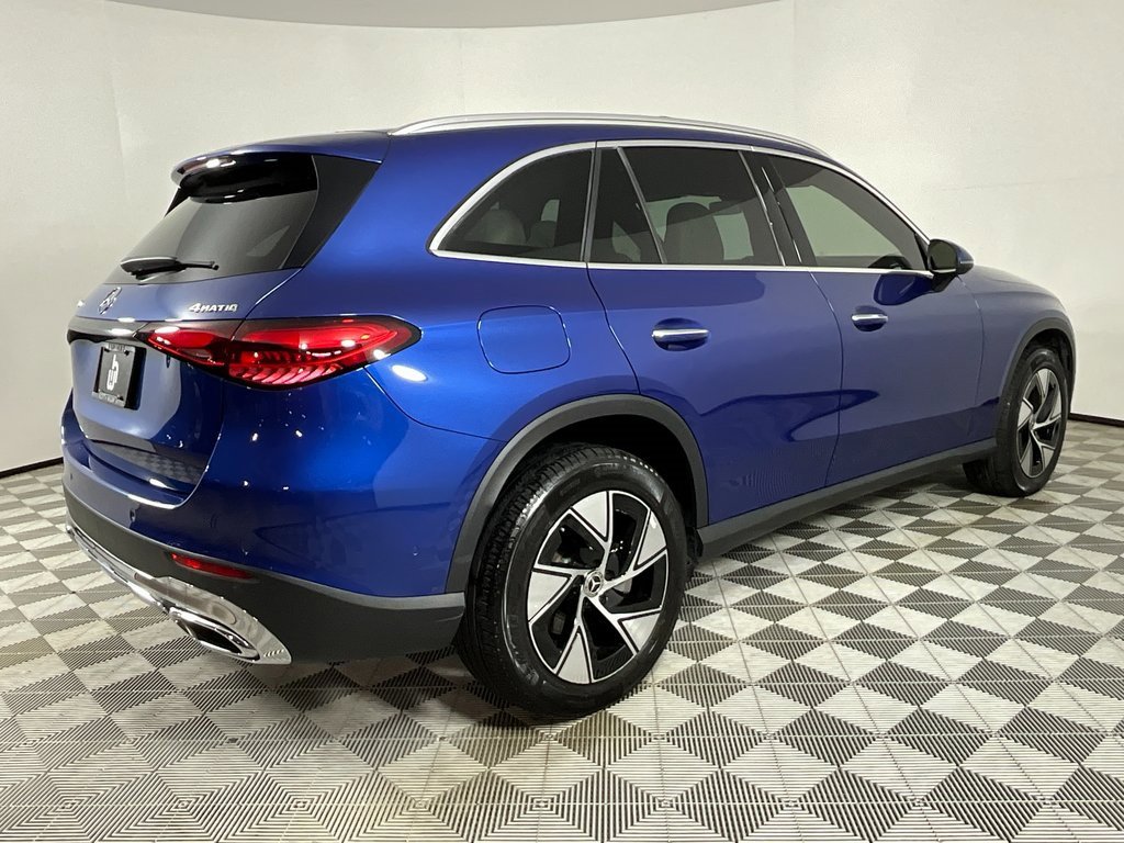 Used 2024 Mercedes-Benz GLC 300 4MATIC image 4