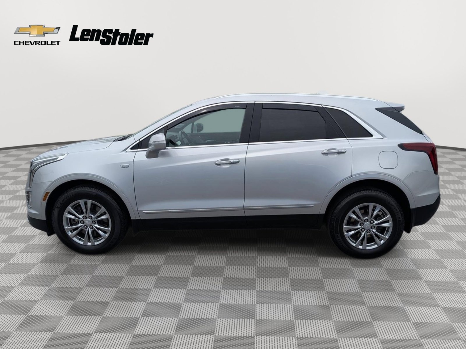 Used 2020 Cadillac XT5 Premium Luxury FWD image 2