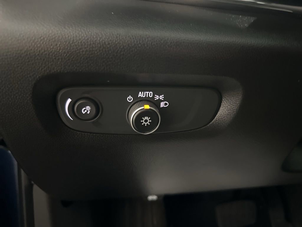 Used 2022 Chevrolet Traverse LT w/ Midnight/Sport Edition AWD/4WD image 13