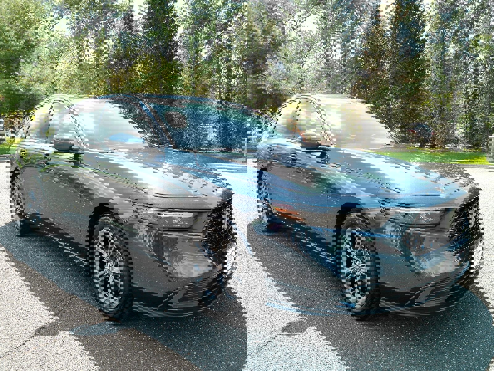 Used 2023 Honda Accord EX image 2