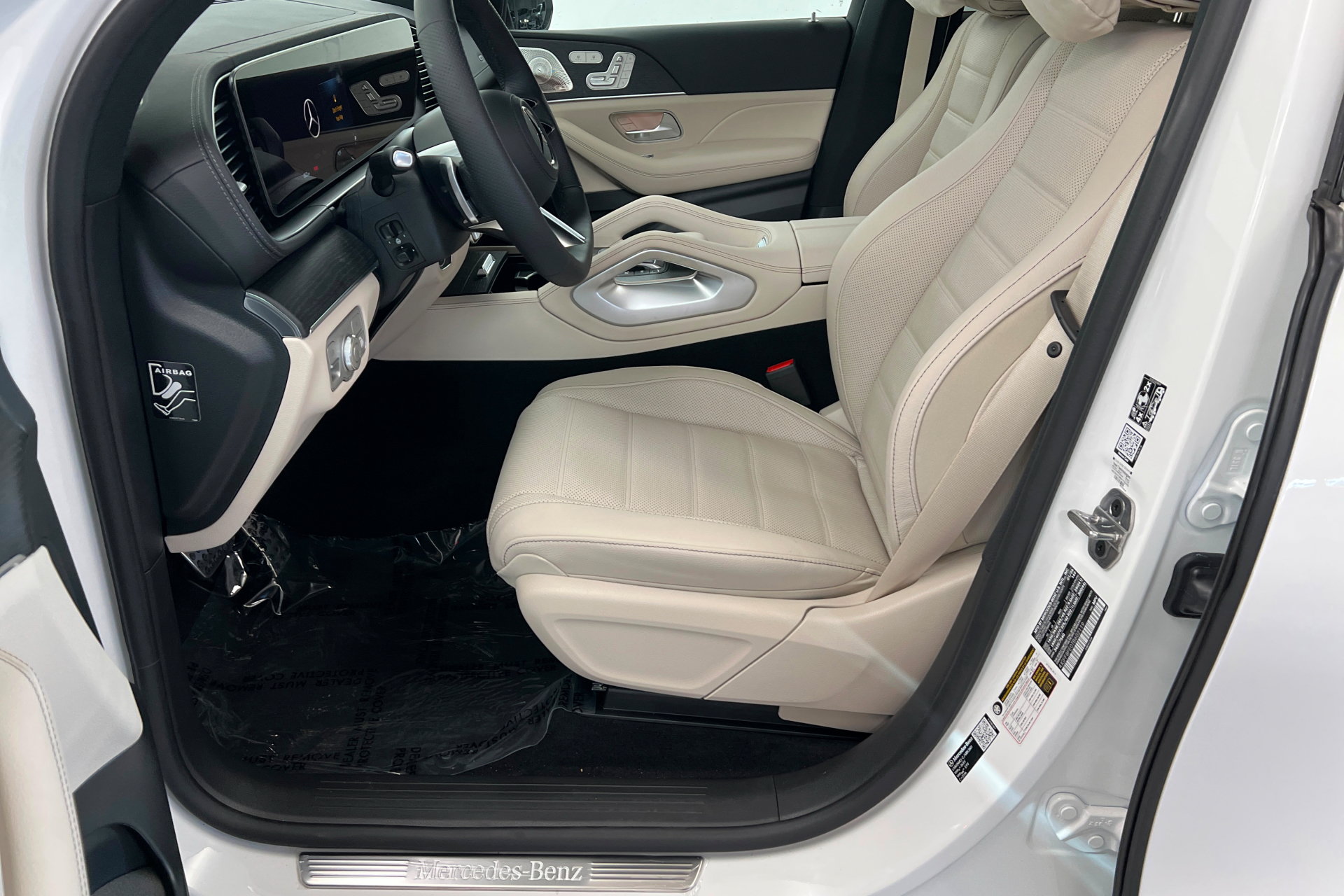 New 2026 Mercedes-Benz GLS 580 4MATIC image 17
