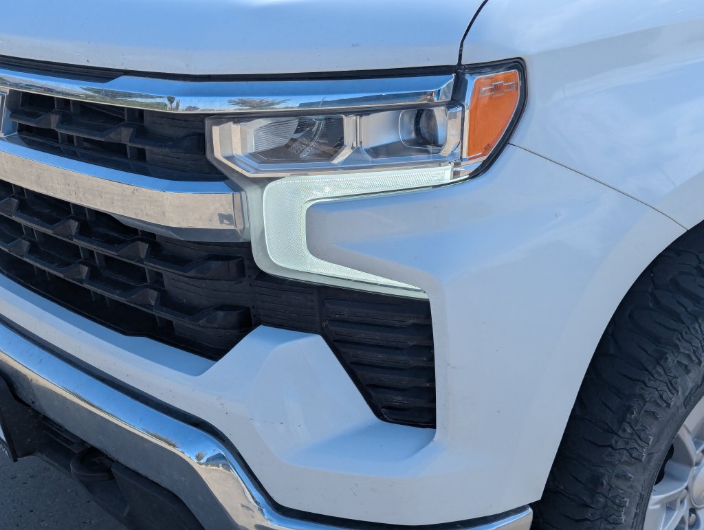 Used 2025 Chevrolet Silverado 1500 LT AWD/4WD image 12