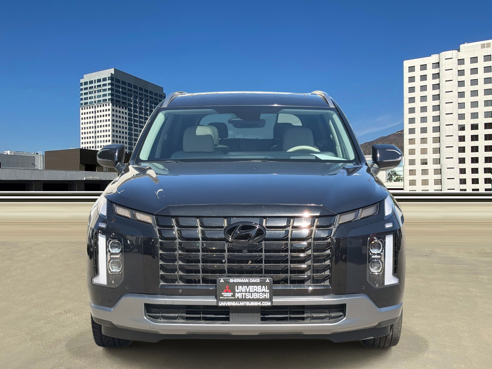 Used 2024 Hyundai Palisade Limited FWD image 2