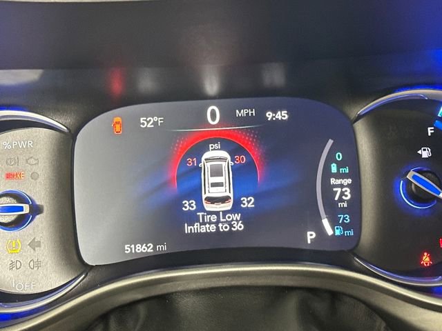 Used 2024 Chrysler Pacifica Select image 18