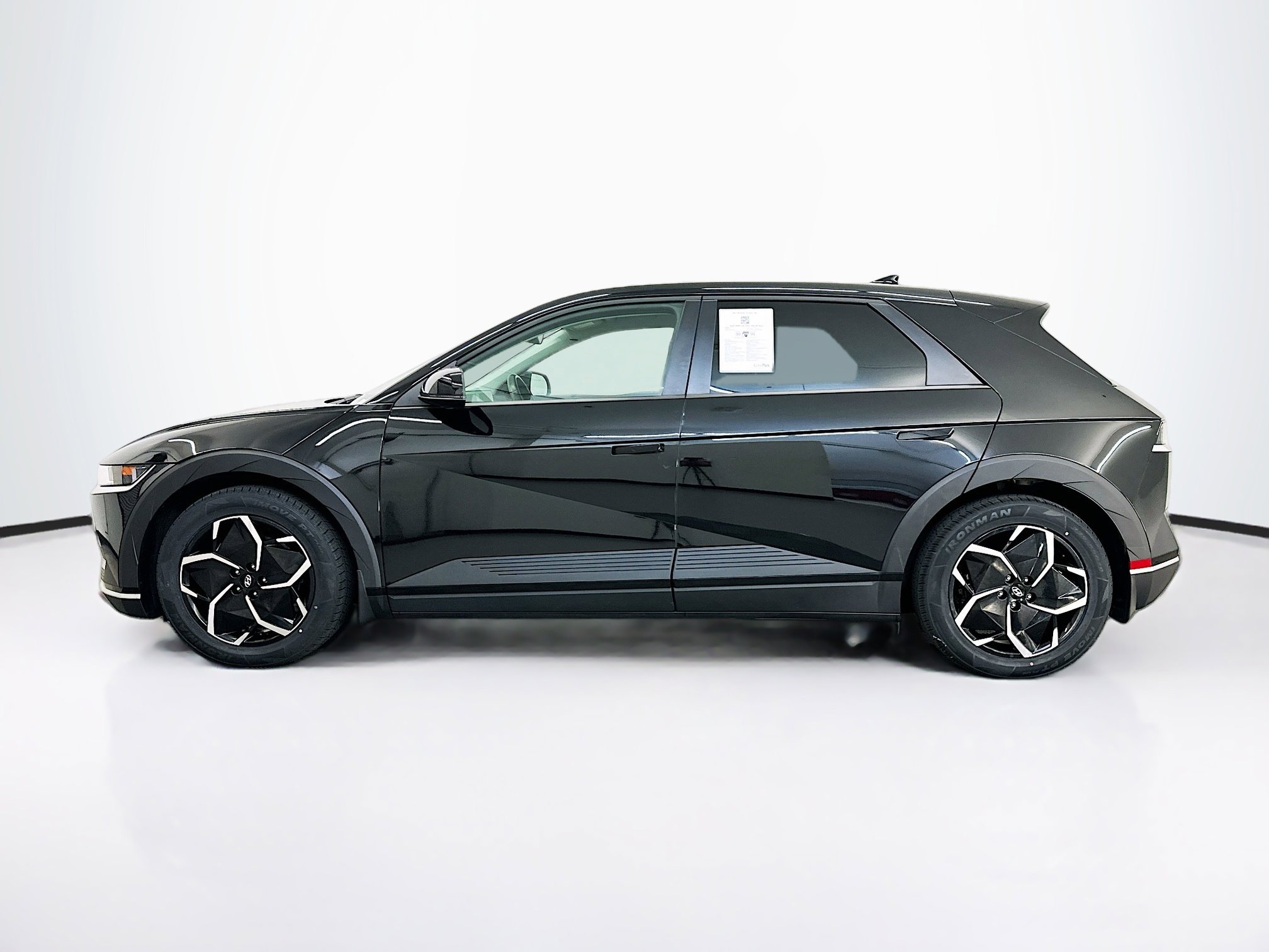 Used 2024 Hyundai Ioniq 5 SE AWD/4WD image 4