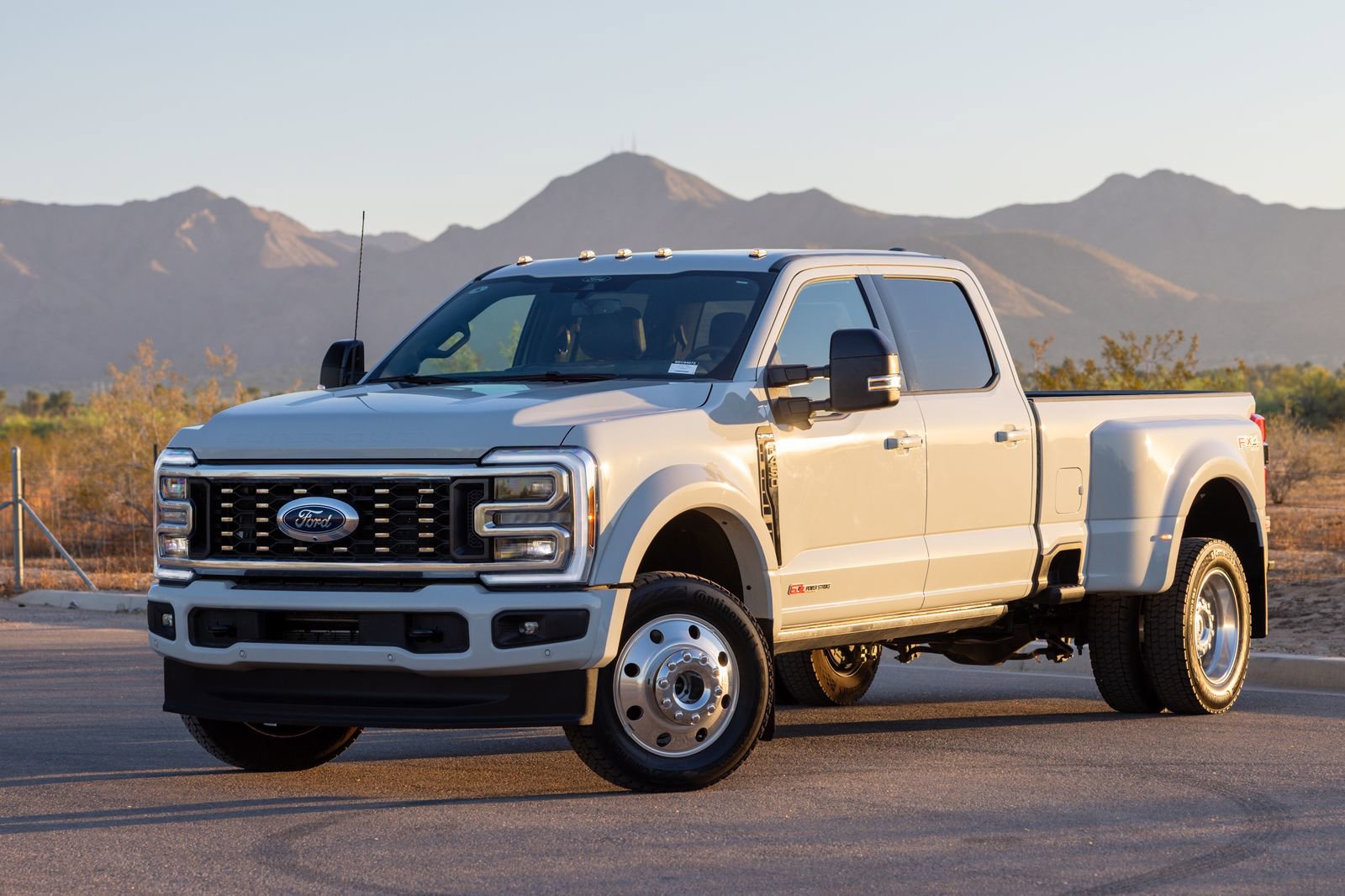 Used 2025 Ford F450 Platinum w/ FX4 Off-Road Package AWD/4WD image 12