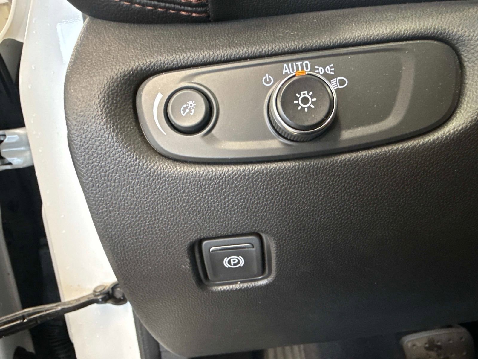 Used 2022 Chevrolet Blazer Premier image 30