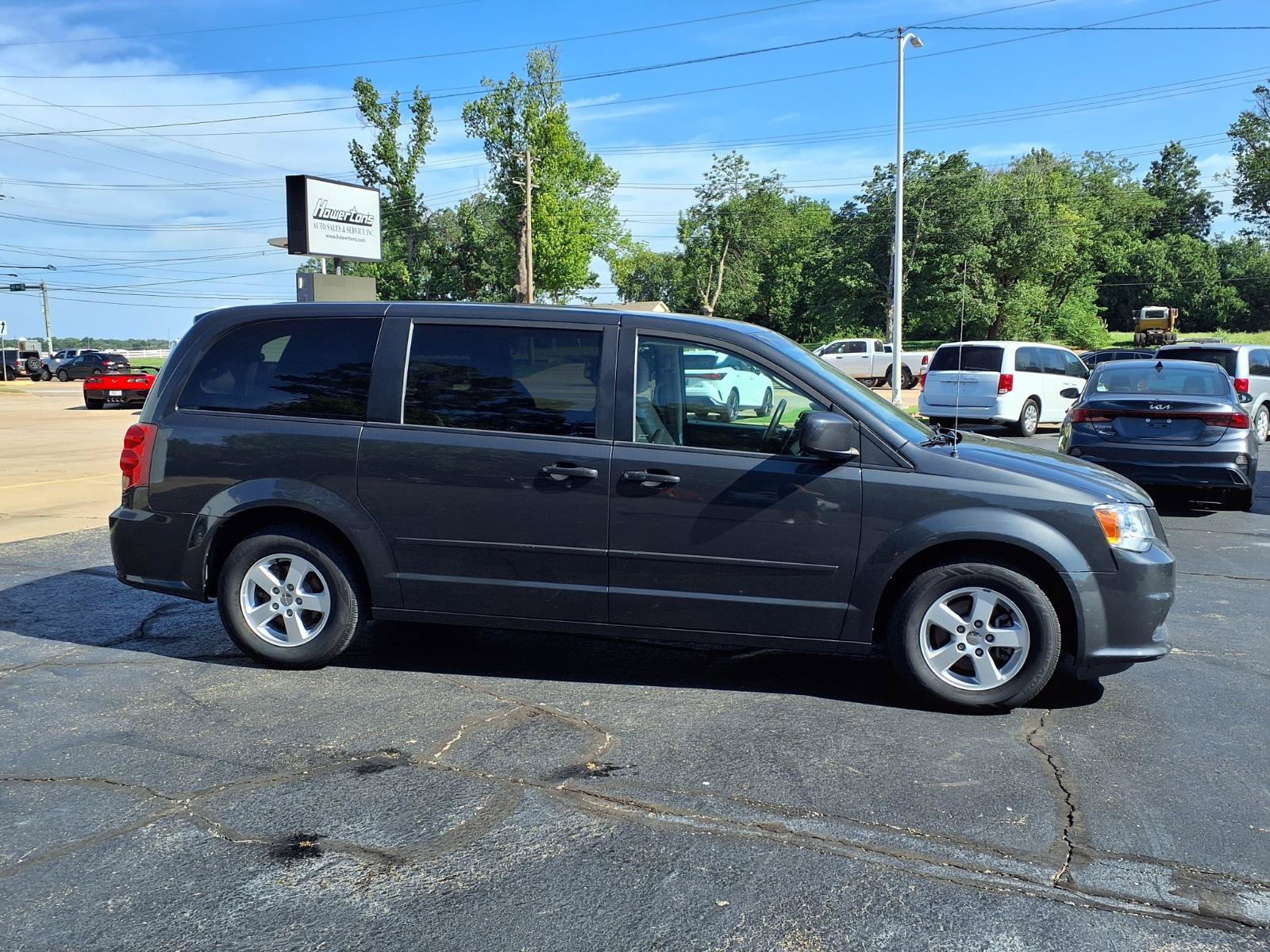 Used 2012 Dodge Grand Caravan SXT FWD image 12