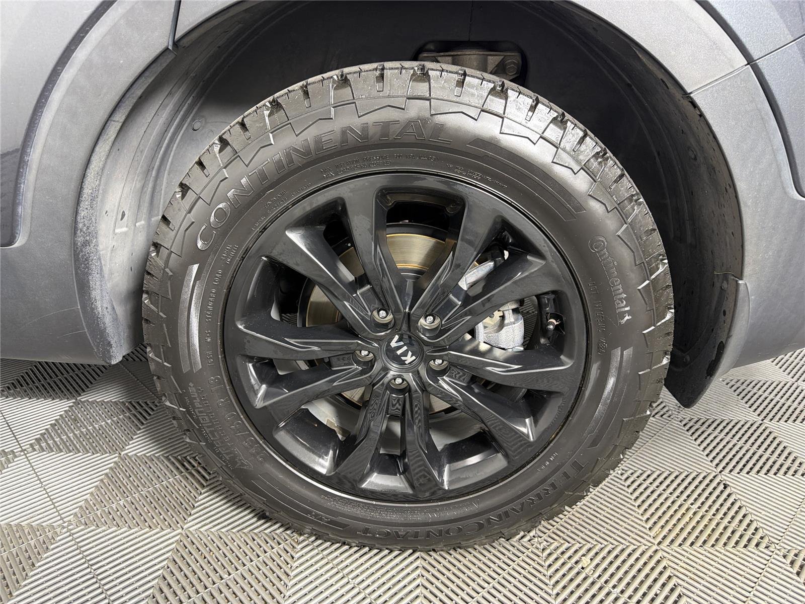 Used 2021 Kia Telluride LX FWD image 18