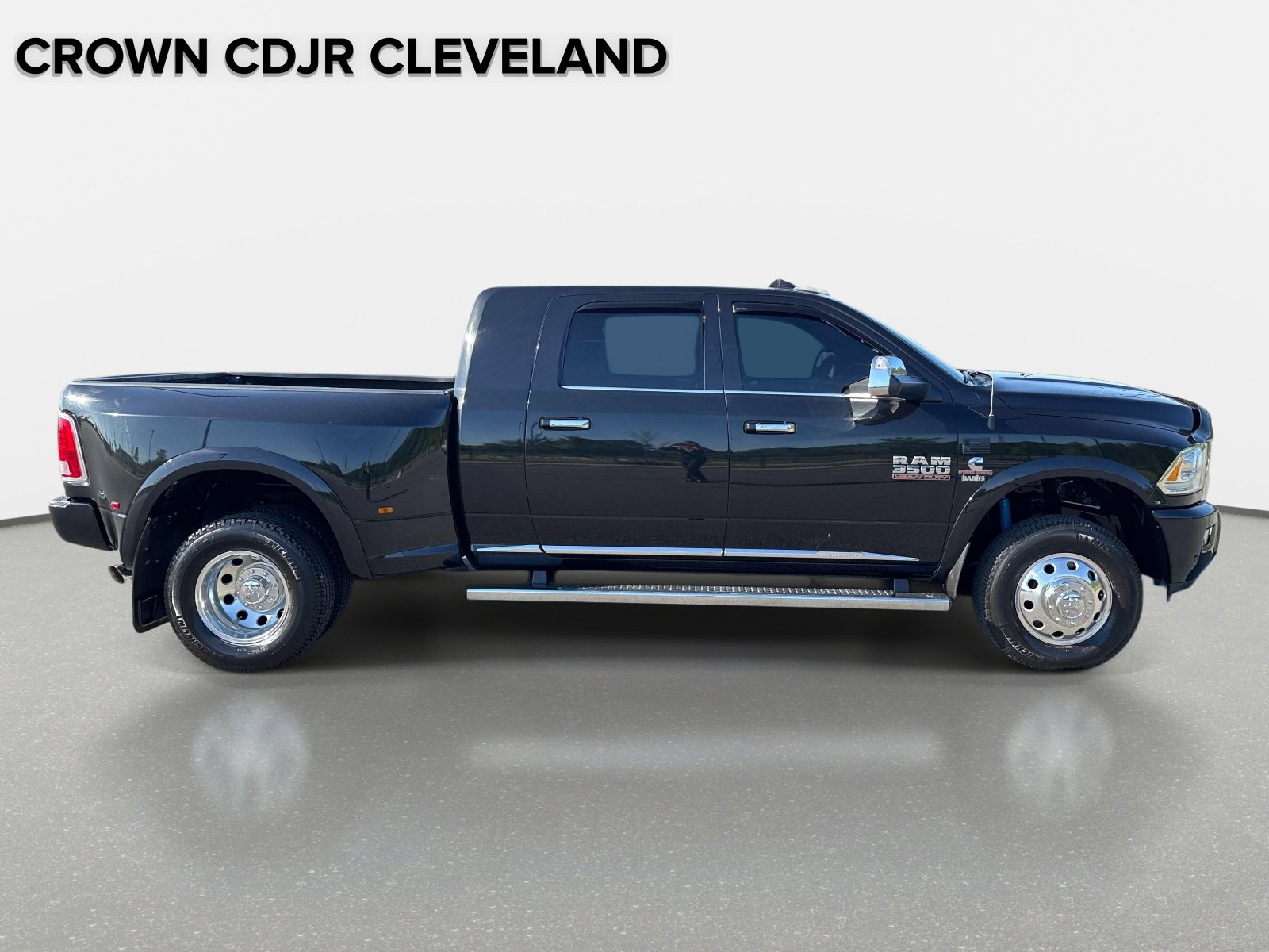 Used 2018 RAM 3500 Laramie Longhorn AWD/4WD image 3