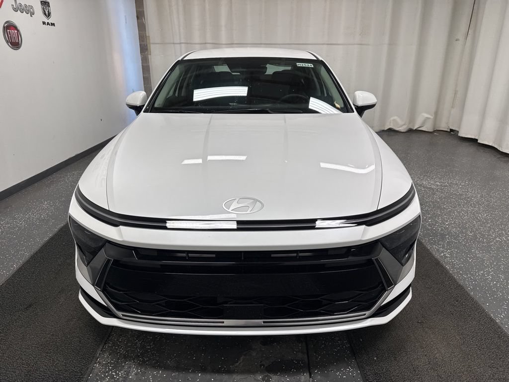 New 2026 Hyundai Sonata SEL FWD image 2