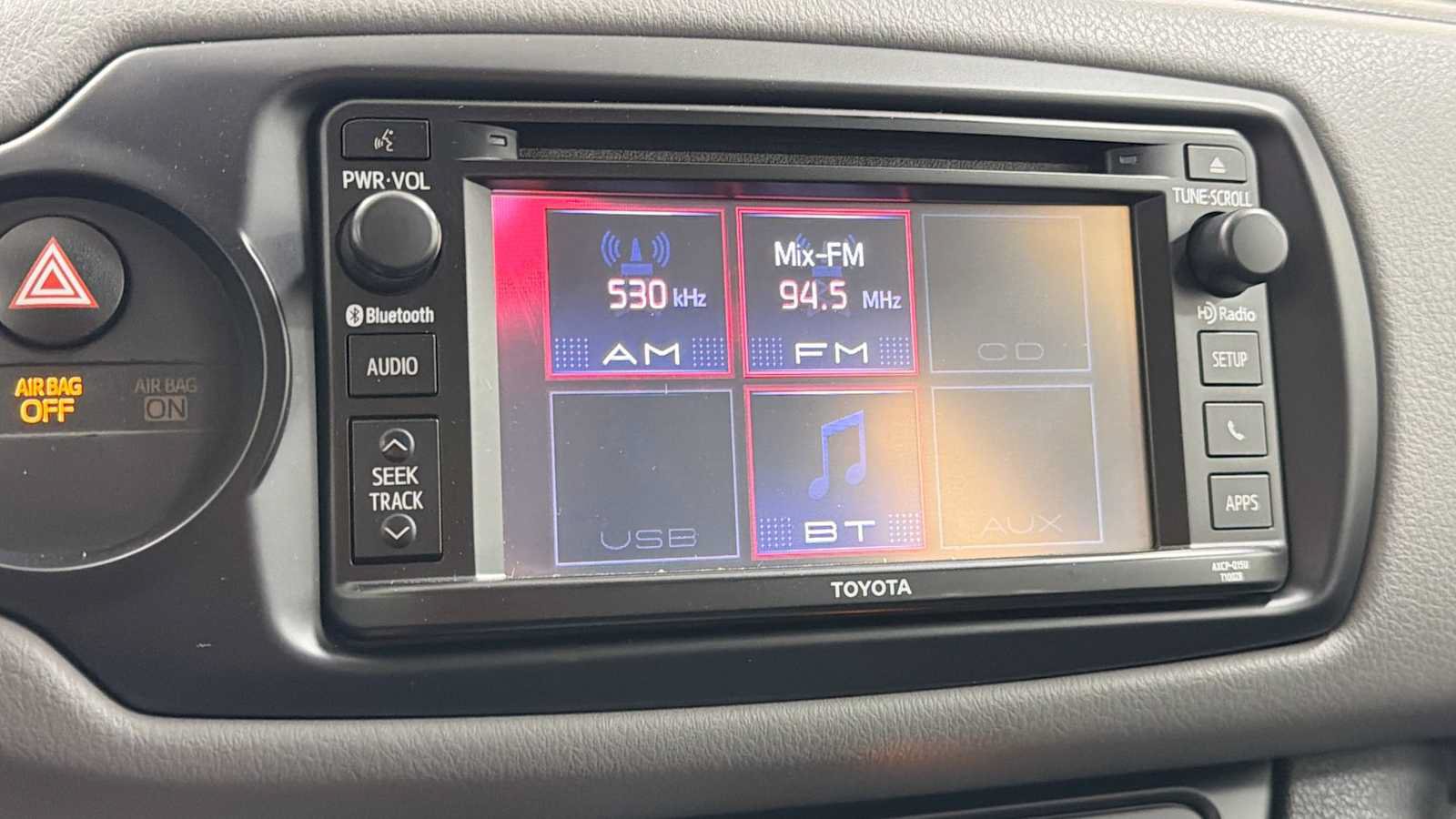 Used 2015 Toyota Yaris L FWD image 18