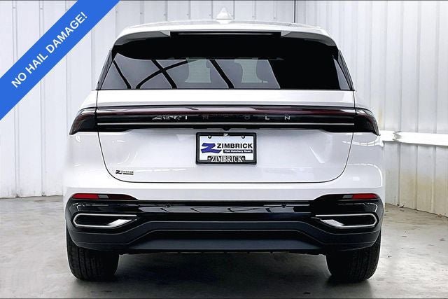 Used 2025 Lincoln Nautilus Premier w/ Equipment Group 102A AWD/4WD image 4