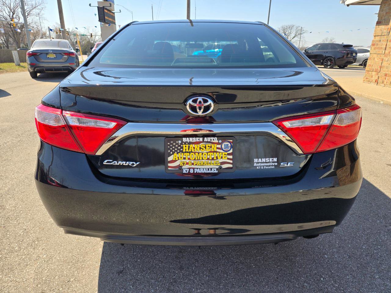 Used 2017 Toyota Camry SE FWD image 6