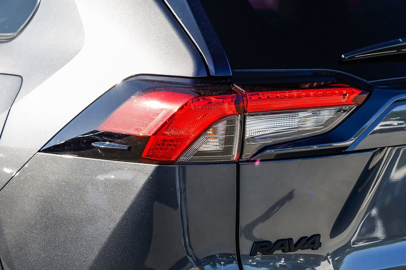Used 2025 Toyota RAV4 XLE w/ Convenience Package FWD image 8