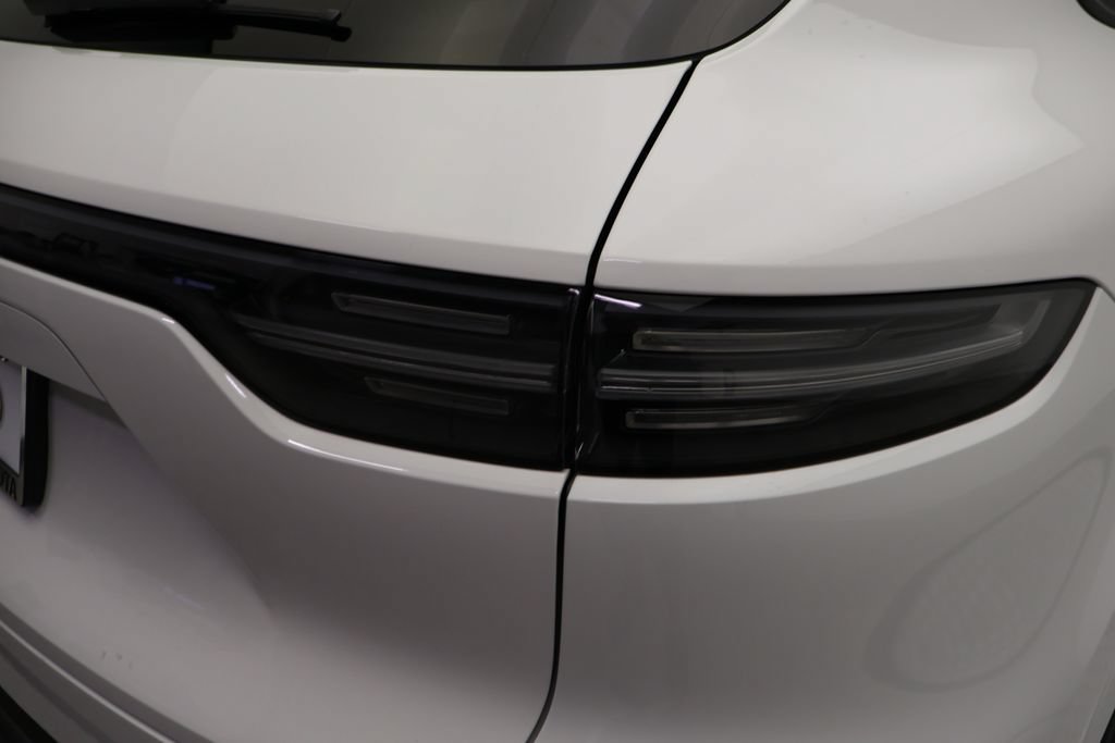 Certified 2023 Porsche Cayenne S AWD/4WD image 9
