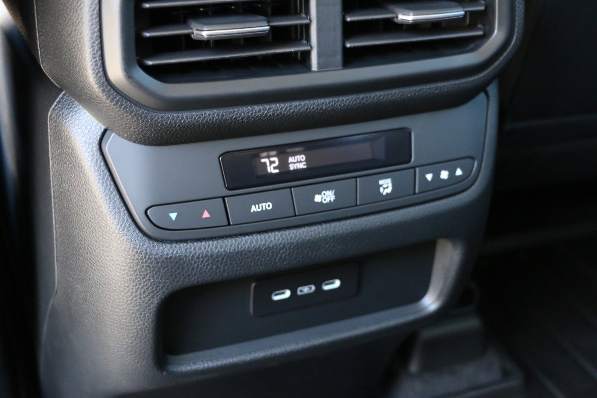 Used 2025 Honda Pilot EX-L image 32