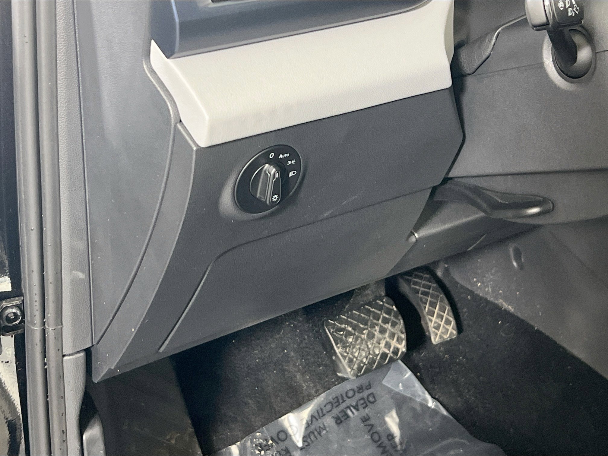 Used 2022 Volkswagen Taos SE image 10