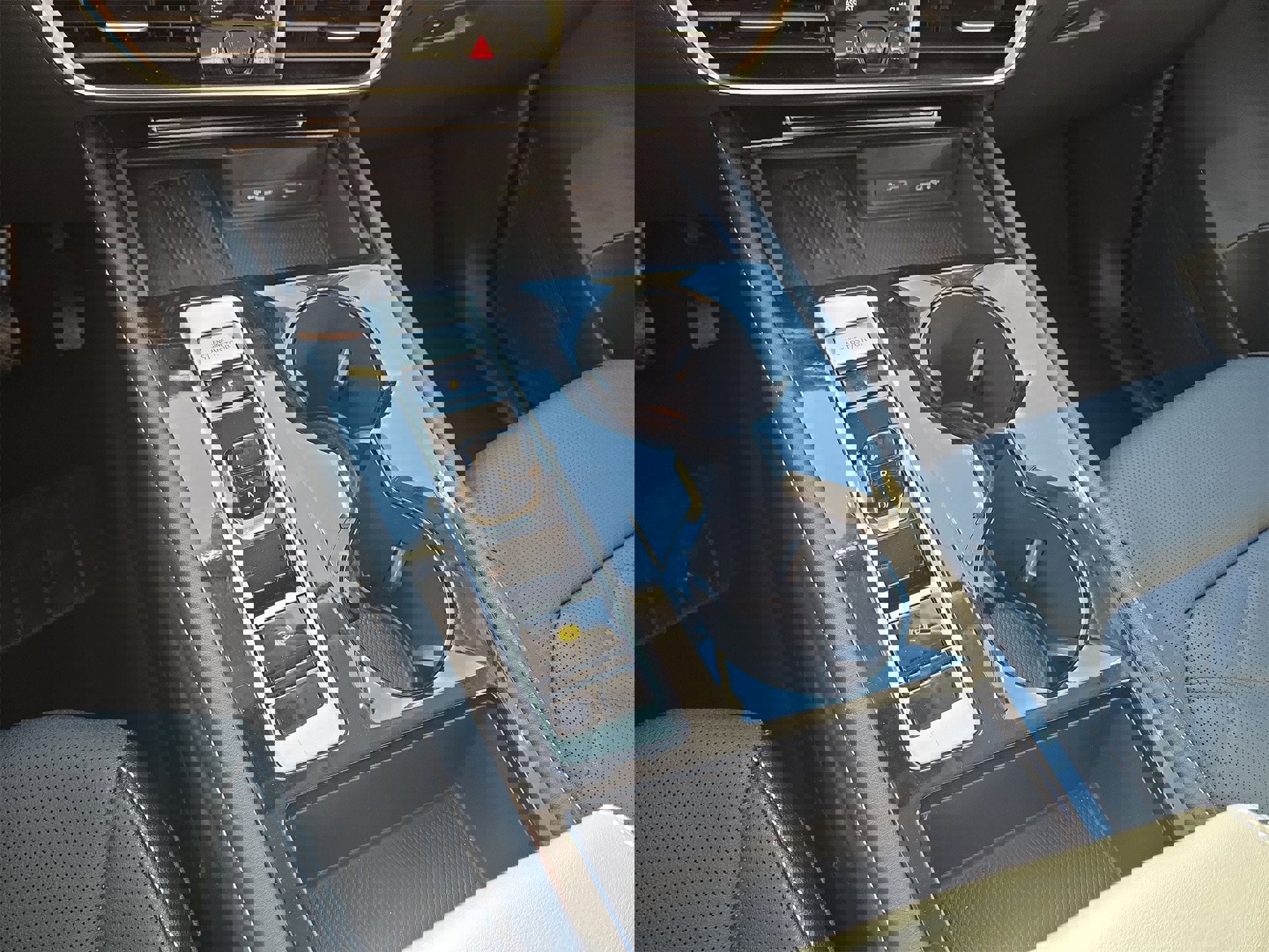 Used 2025 Volkswagen Atlas SE image 22