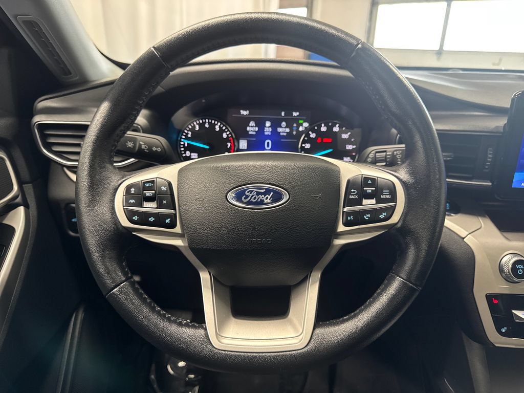 Certified 2022 Ford Explorer XLT w/ Equipment Group 202A AWD/4WD image 15