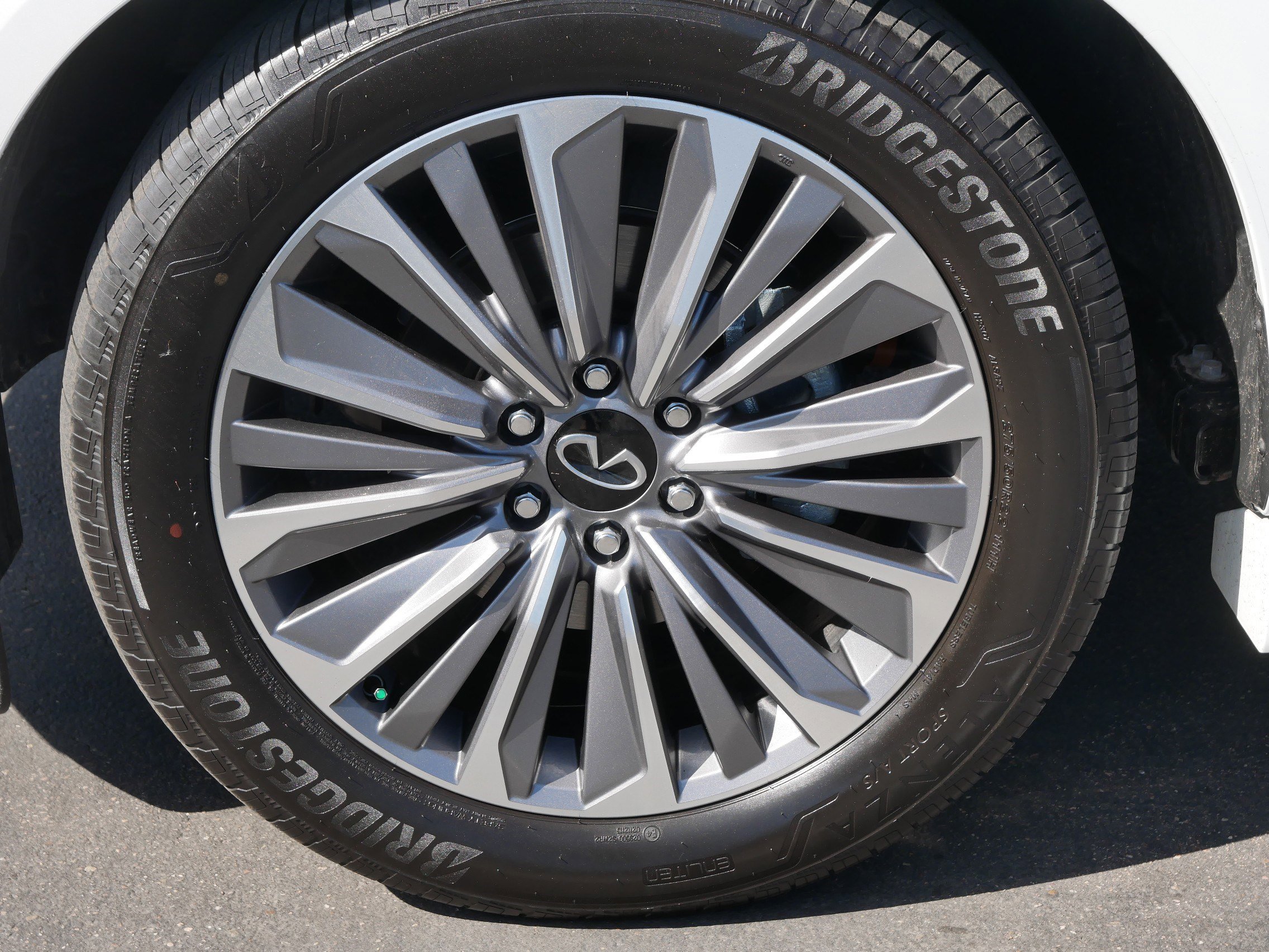 Certified 2025 INFINITI QX80 Luxe image 15