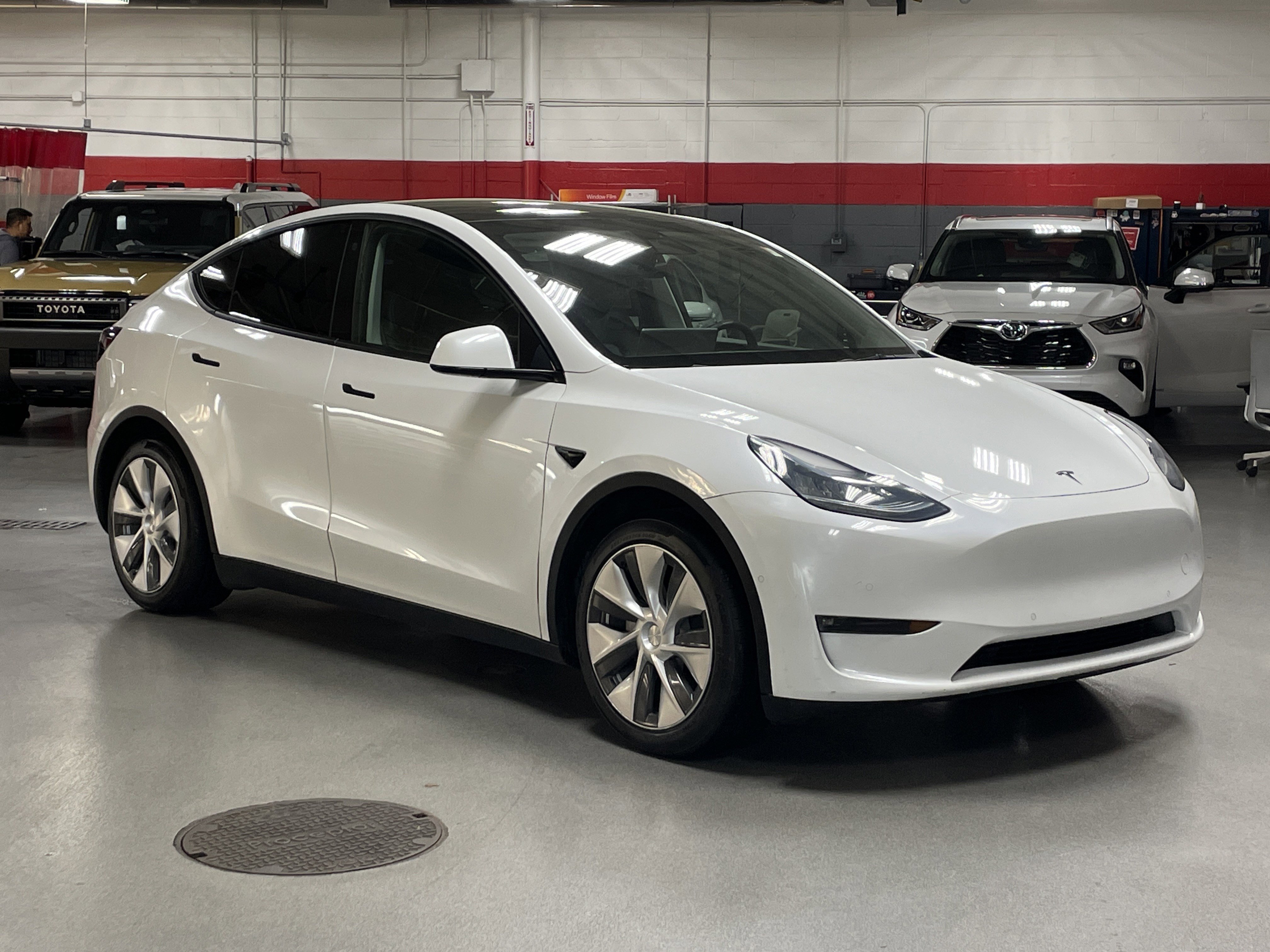 Used 2021 Tesla Model Y Long Range image 2
