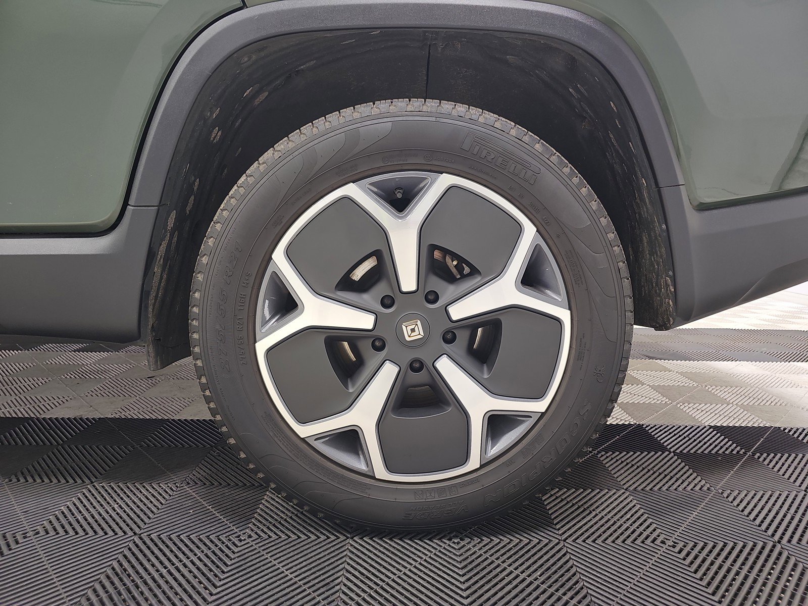Used 2024 Rivian R1T Adventure AWD/4WD image 10