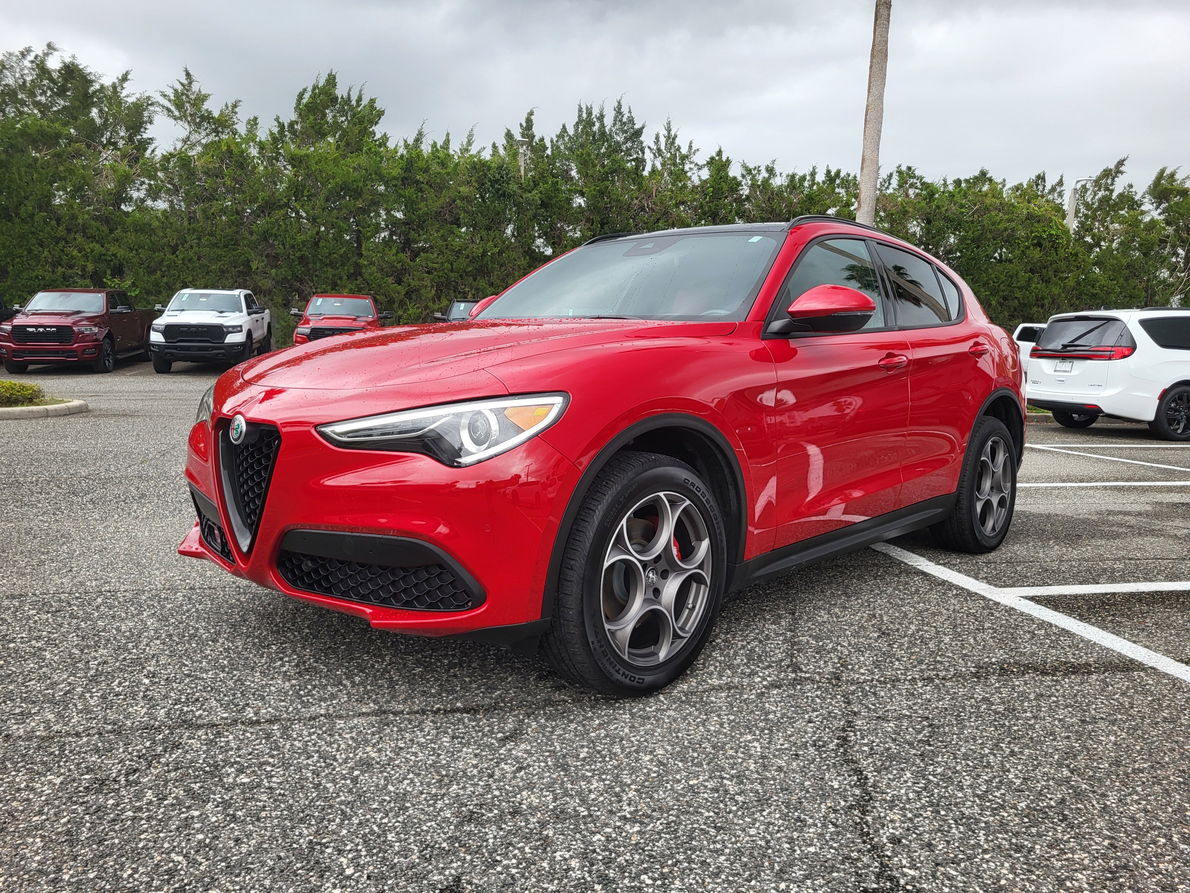 Used 2023 Alfa Romeo Stelvio Sprint image 8