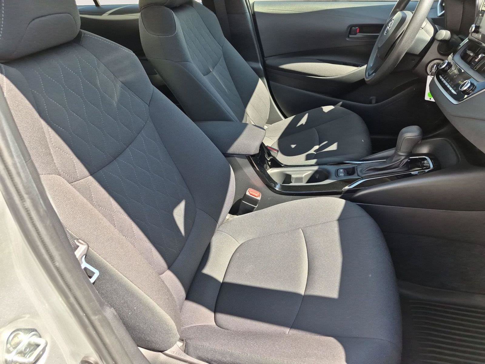 Used 2022 Toyota Corolla LE FWD image 16