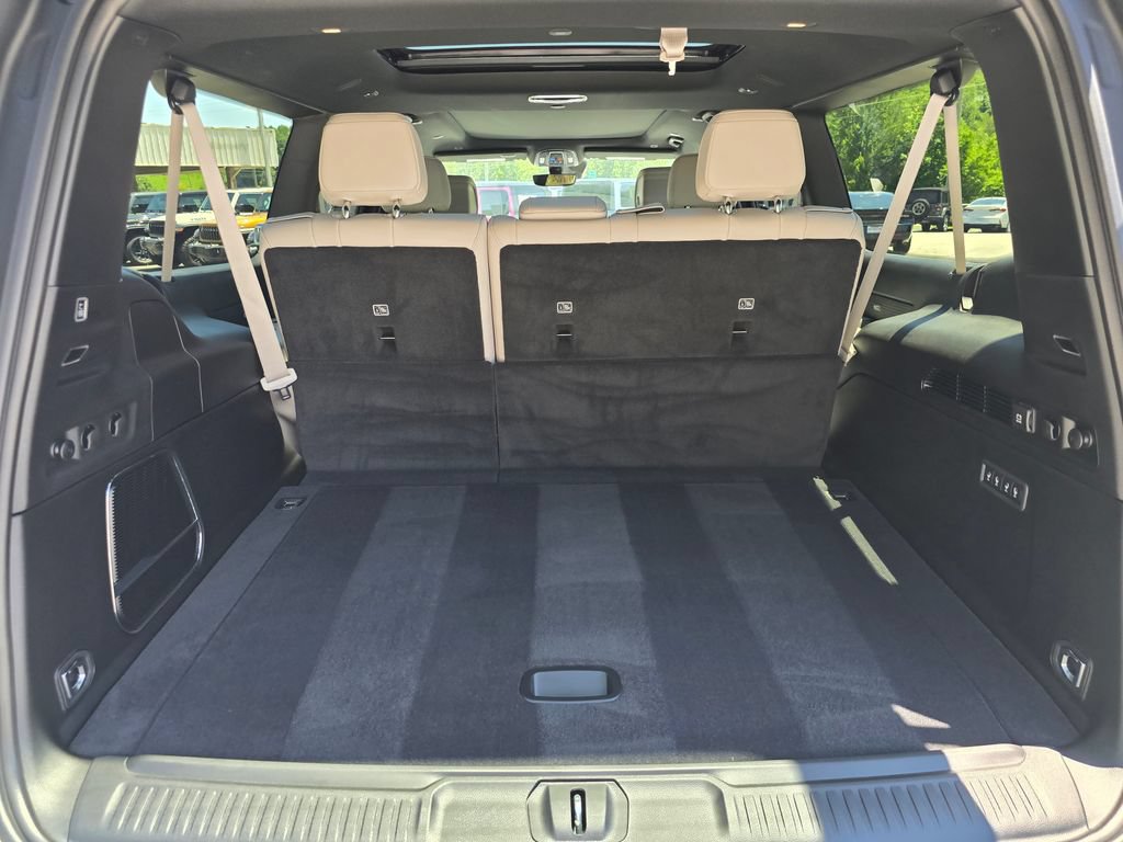 New 2026 Jeep Grand Wagoneer L 4WD w/ Premium Group I image 14