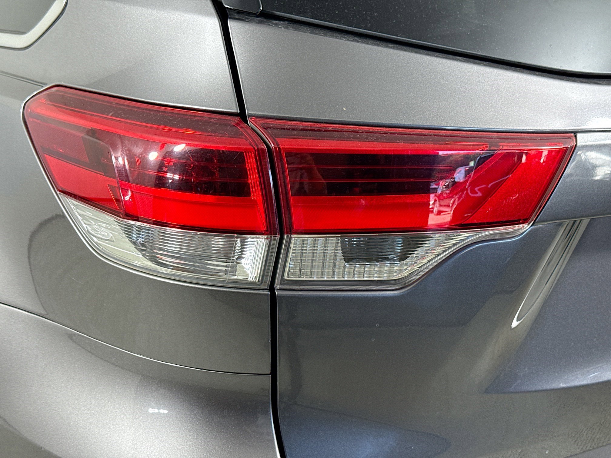 Used 2018 Toyota Highlander XLE image 36