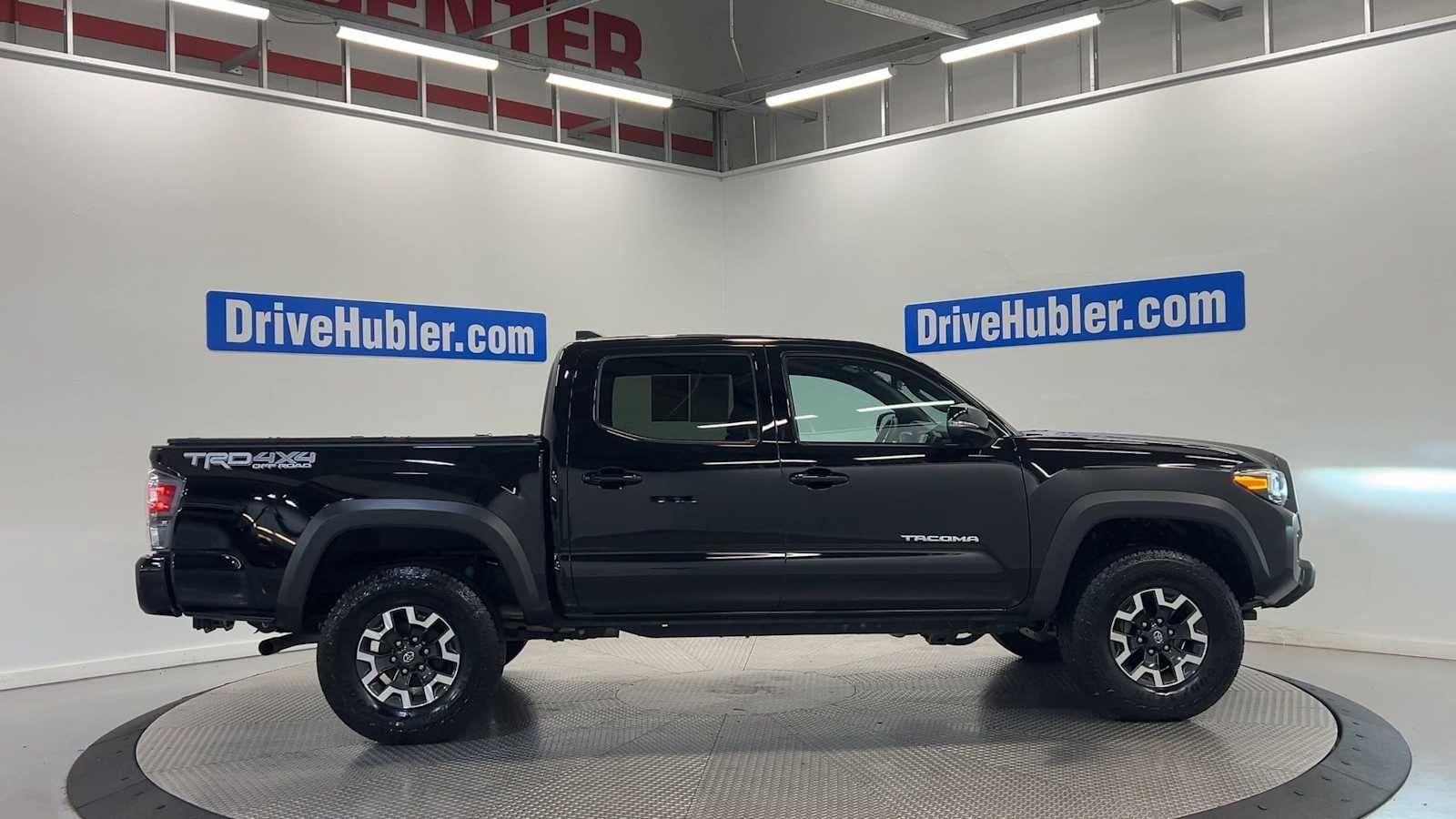 Used 2023 Toyota Tacoma TRD Off-Road w/ Advanced Technology Package AWD/4WD image 9