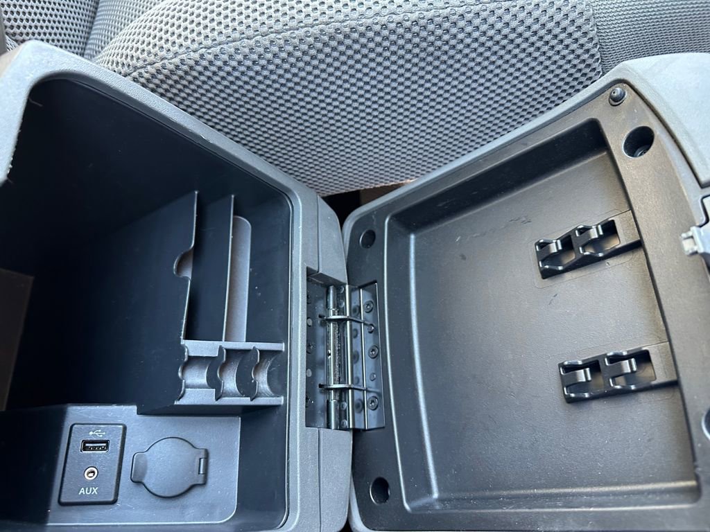 Used 2016 Nissan Frontier SV image 23