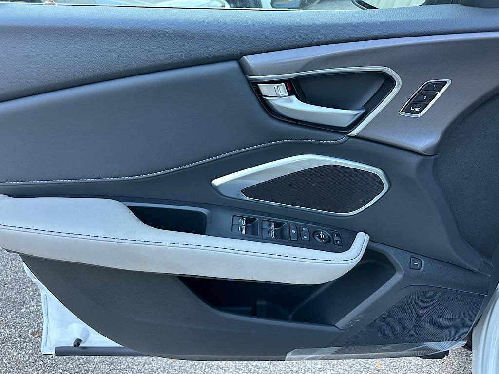 New 2025 Acura RDX SH-AWD image 9