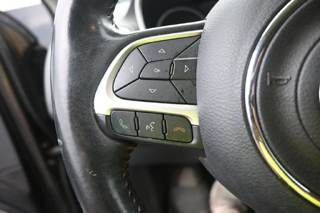 Used 2018 Jeep Compass Latitude w/ Popular Equipment Group AWD/4WD image 8