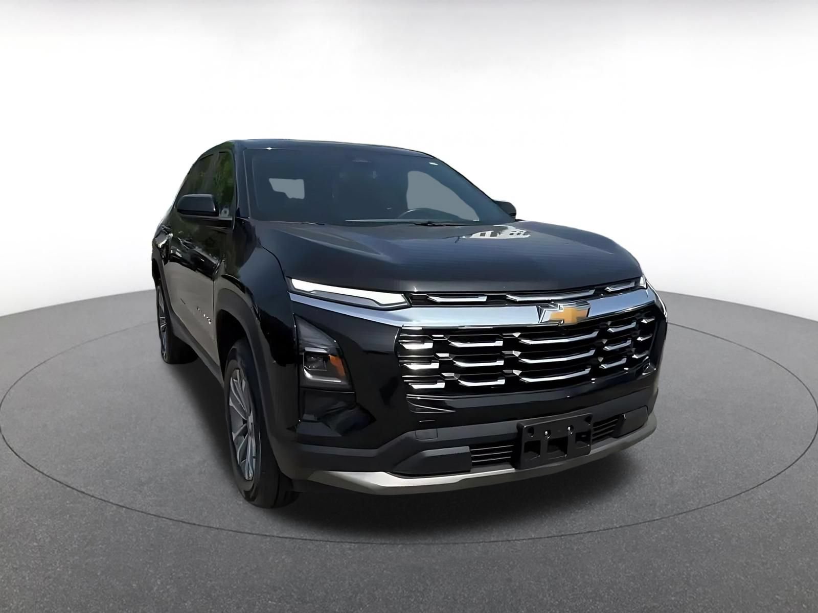 Used 2025 Chevrolet Equinox LT FWD image 3