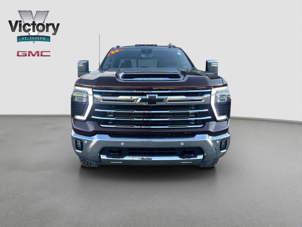 Used 2024 Chevrolet Silverado 3500 LTZ w/ LTZ Plus Package image 2