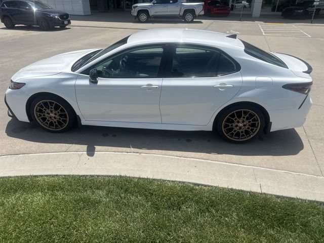 Used 2024 Toyota Camry SE w/ Convenience Package FWD image 7