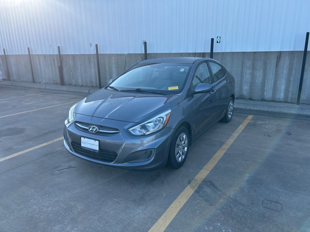 Used 2017 Hyundai Accent SE video 1