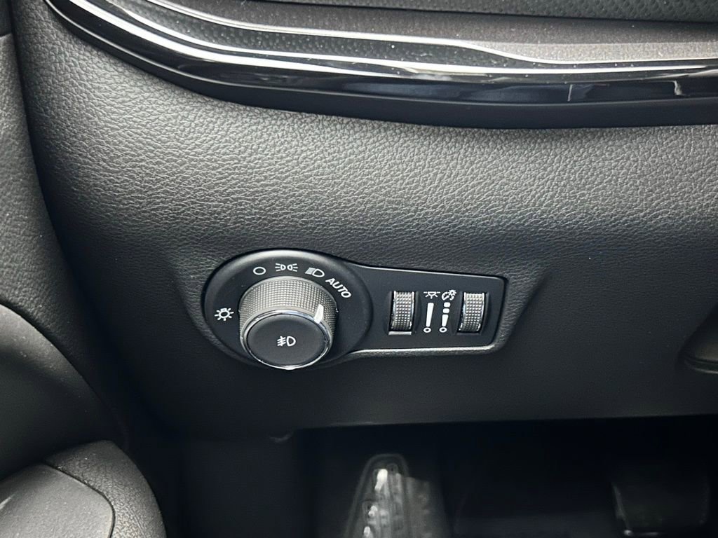 New 2026 Jeep Compass Latitude image 19