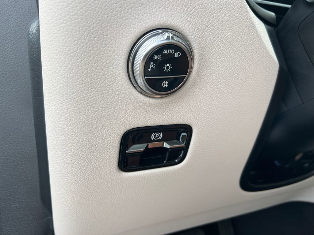 Certified 2026 Mercedes-Benz GLC 350e 4MATIC image 36