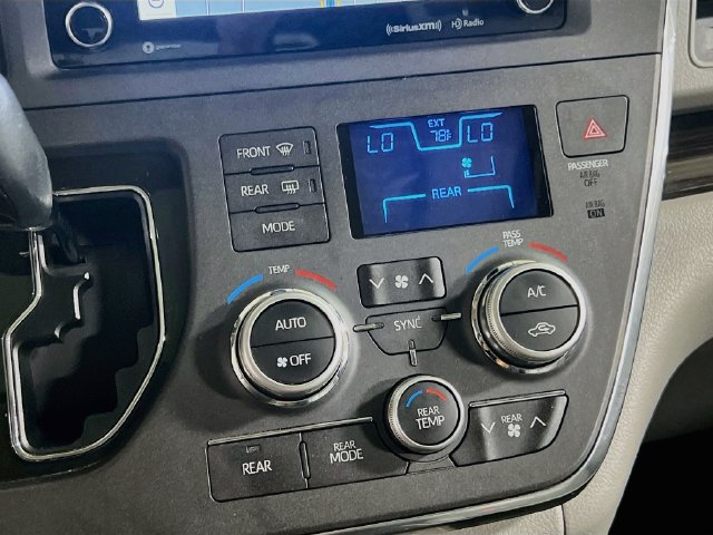 Used 2018 Toyota Sienna XLE w/ XLE Navigation Package FWD image 16