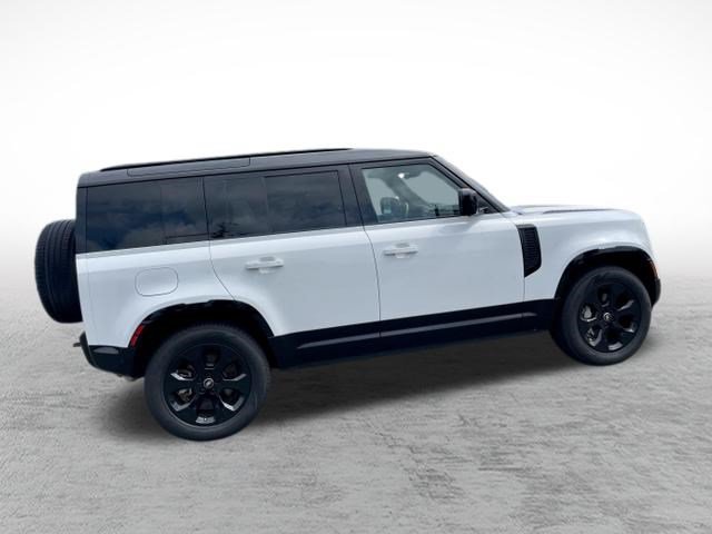 Certified 2025 Land Rover Defender 110 X-Dynamic SE AWD/4WD image 7