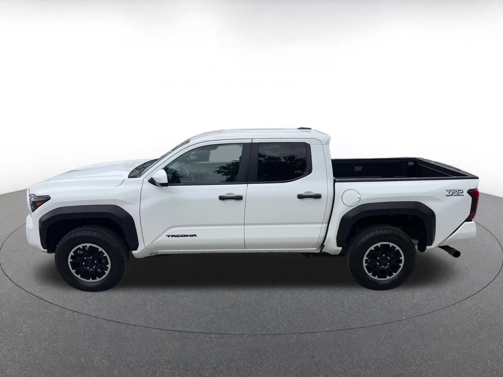 Used 2025 Toyota Tacoma TRD Off-Road AWD/4WD image 9