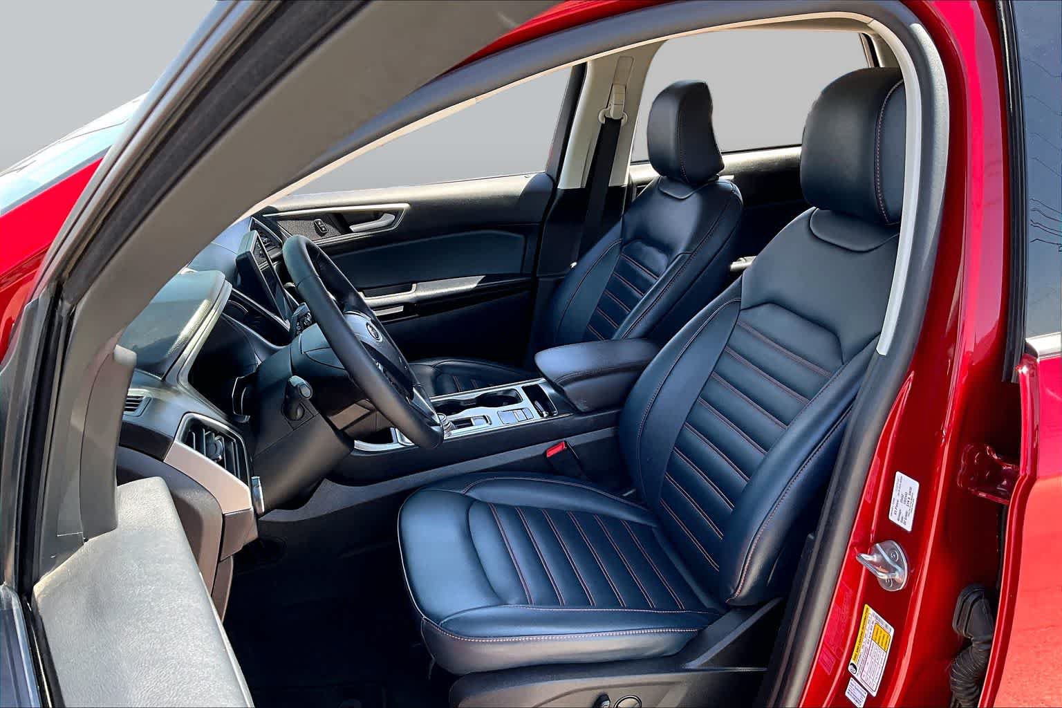 Certified 2024 Ford Edge SEL w/ Sport Appearance Package AWD/4WD image 8