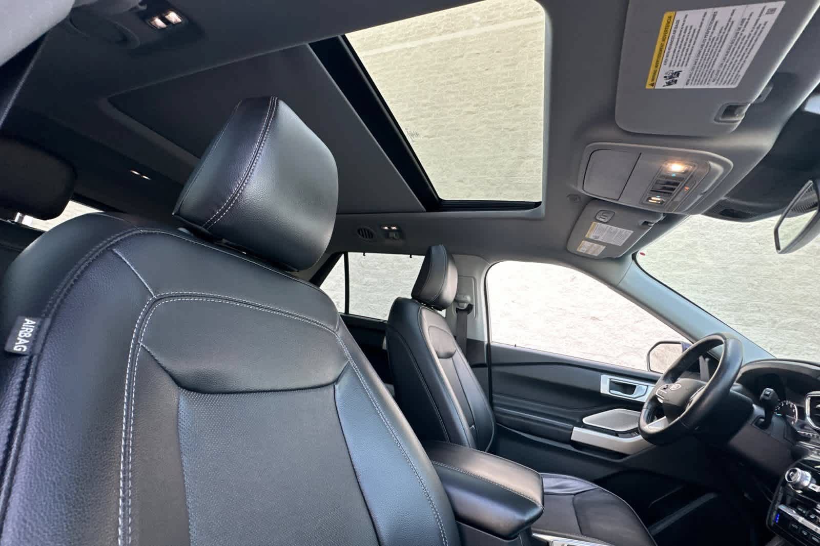 Certified 2023 Ford Explorer Limited w/ Limited Technology Package RWD image 19