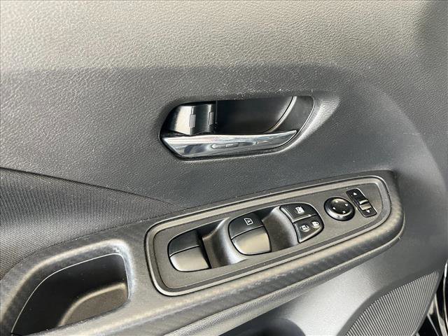 Used 2021 Nissan Versa SV FWD image 16