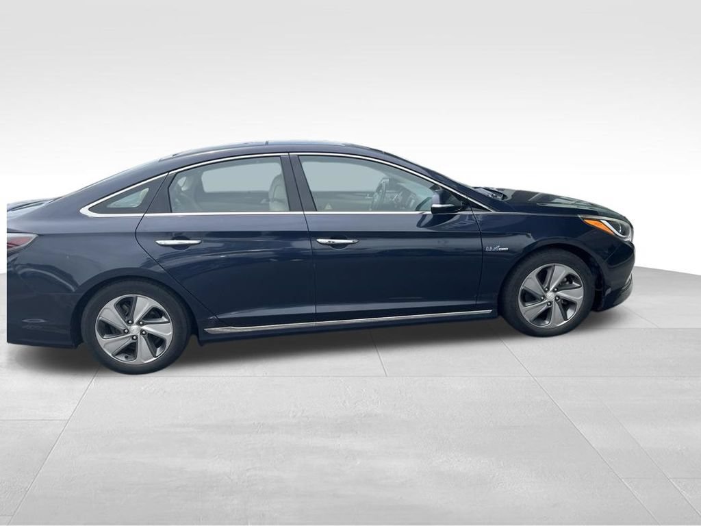 Used 2017 Hyundai Sonata Limited w/ Ultimate Package 02 FWD image 13