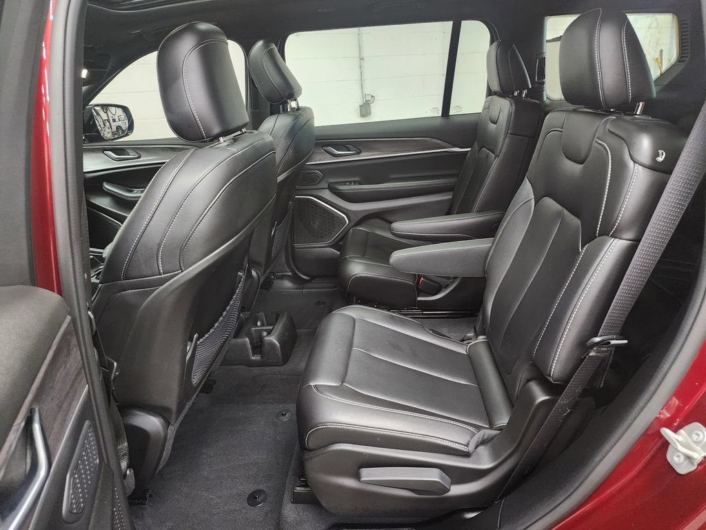 Used 2024 Jeep Grand Cherokee L Limited AWD/4WD image 27