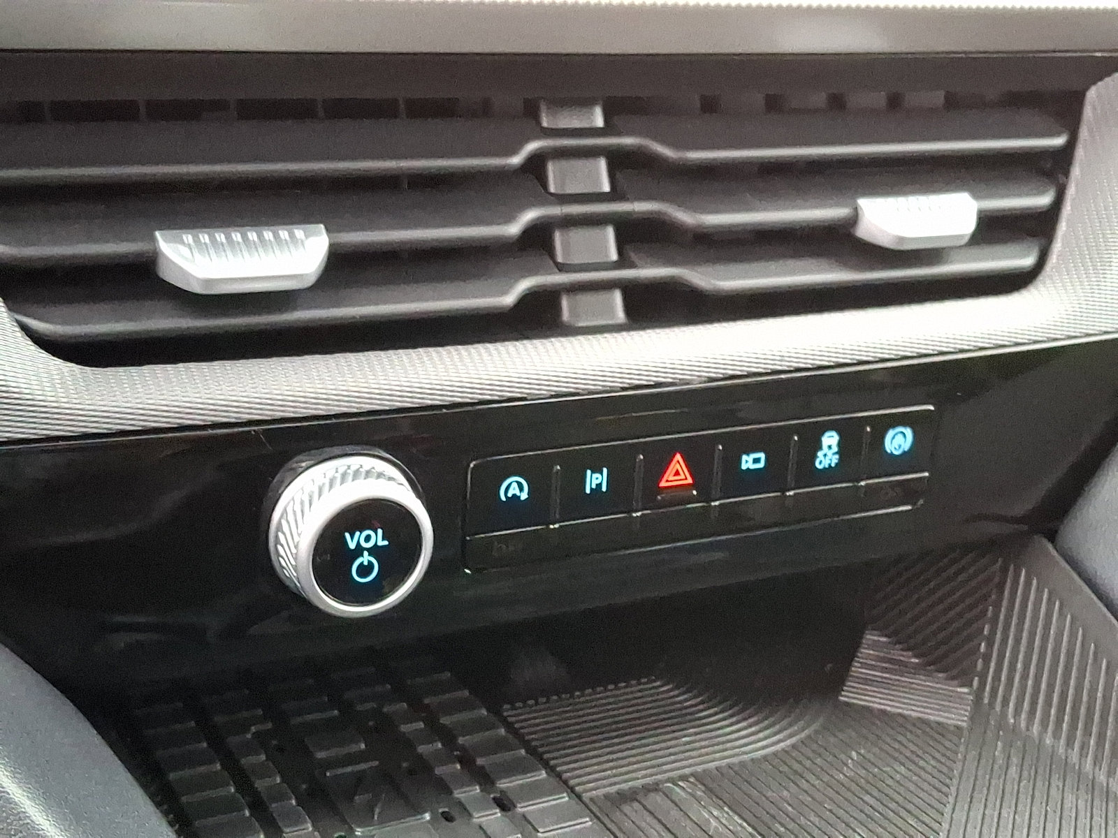 Used 2025 Ford Explorer ST image 17